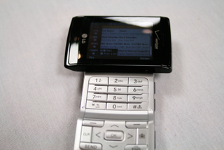 Illustration for article titled LG VX9400 V-CAST TV Phone Hands-On